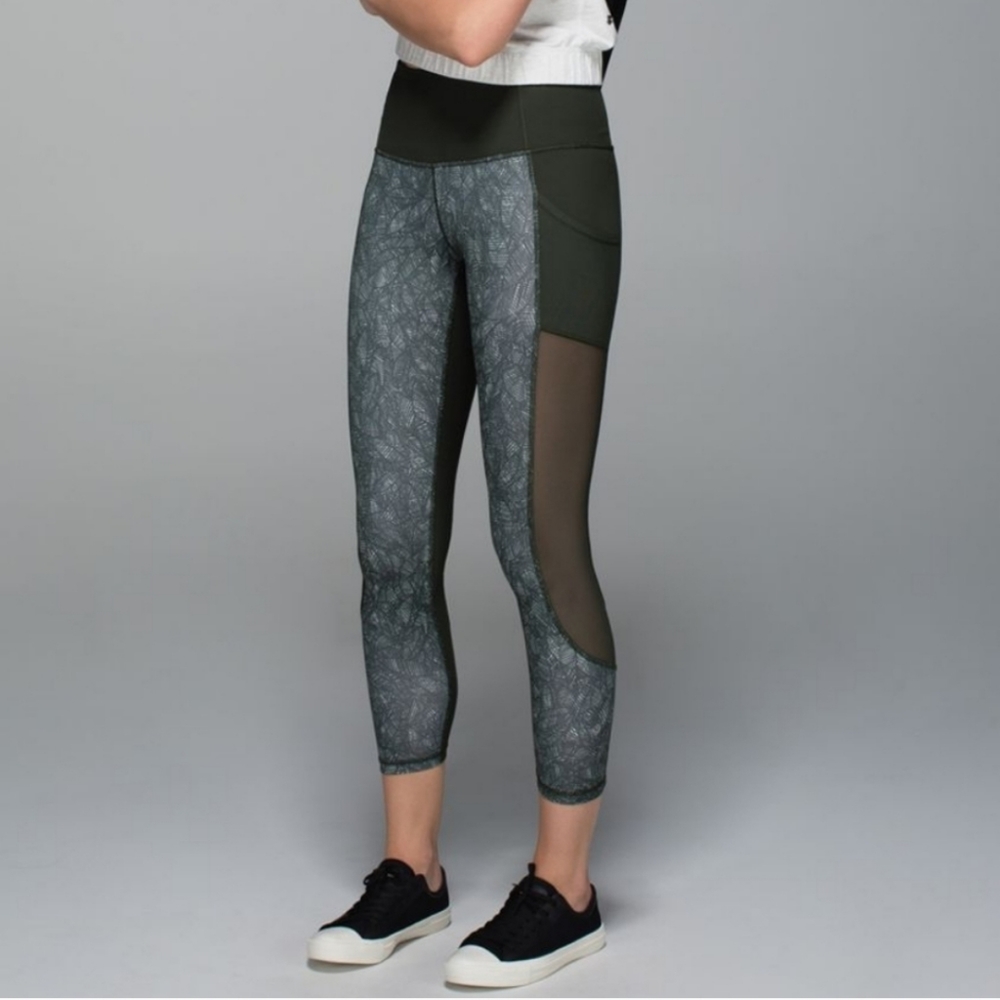 Lululemon High Times Pant Luxtreme Mesh Jazzy white/Gator Green Sz 6